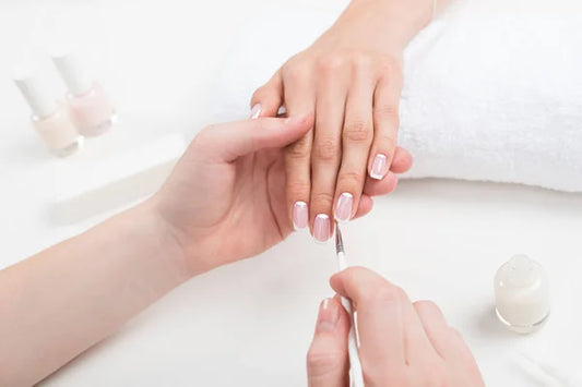 Soins des Ongles : Conseils et Astuces